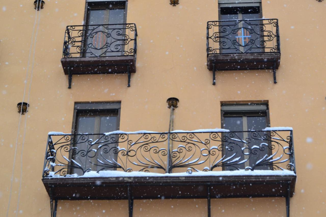 Hotel Bellavista Bellver De Cerdanya Bagian luar foto