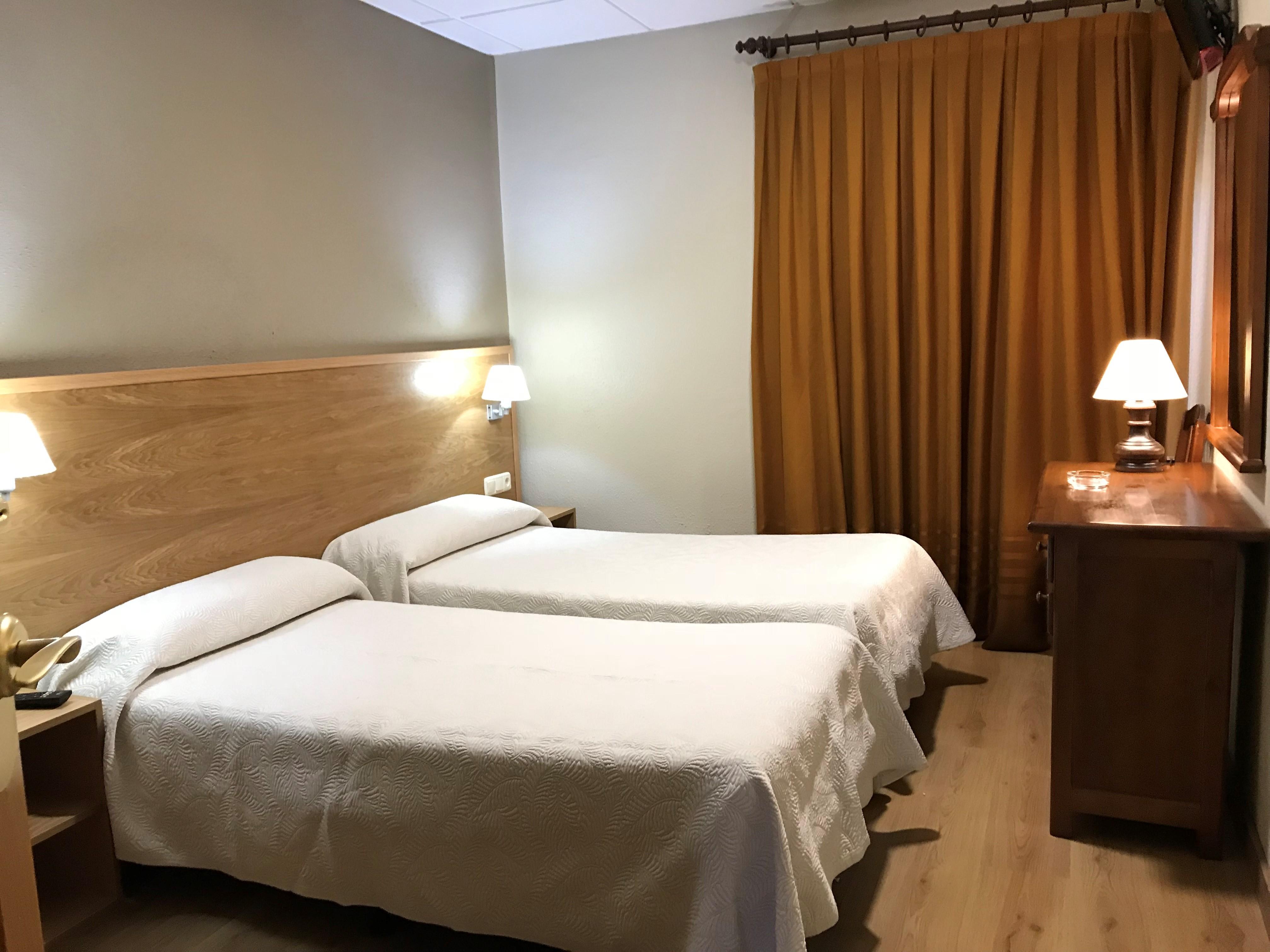 Hotel Bellavista Bellver De Cerdanya Bagian luar foto