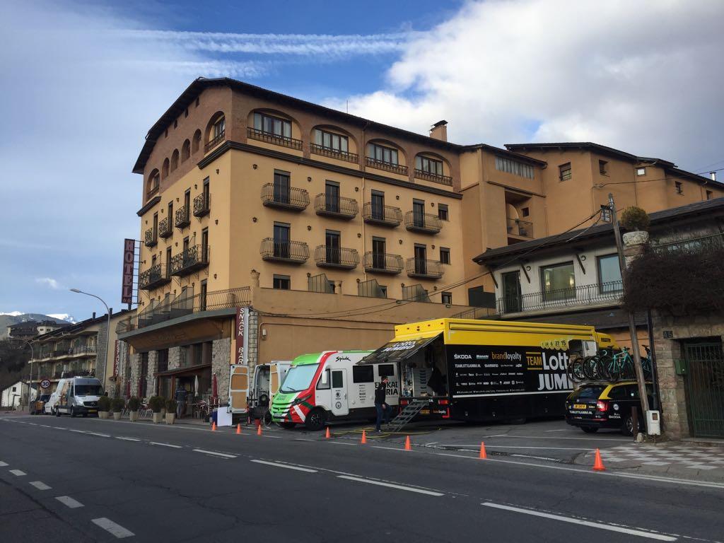 Hotel Bellavista Bellver De Cerdanya Bagian luar foto