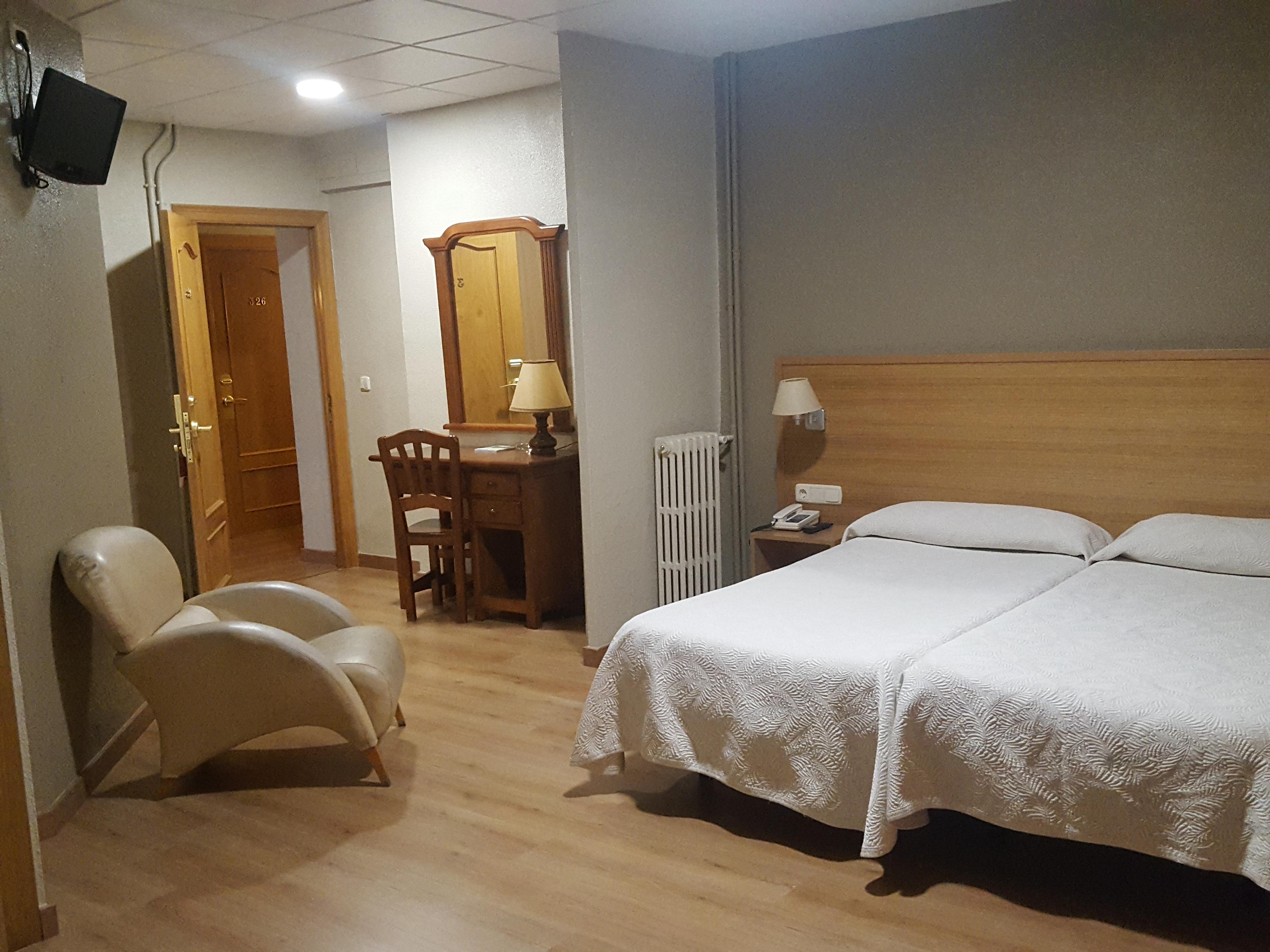 Hotel Bellavista Bellver De Cerdanya Bagian luar foto