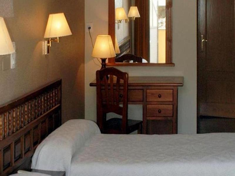 Hotel Bellavista Bellver De Cerdanya Bagian luar foto