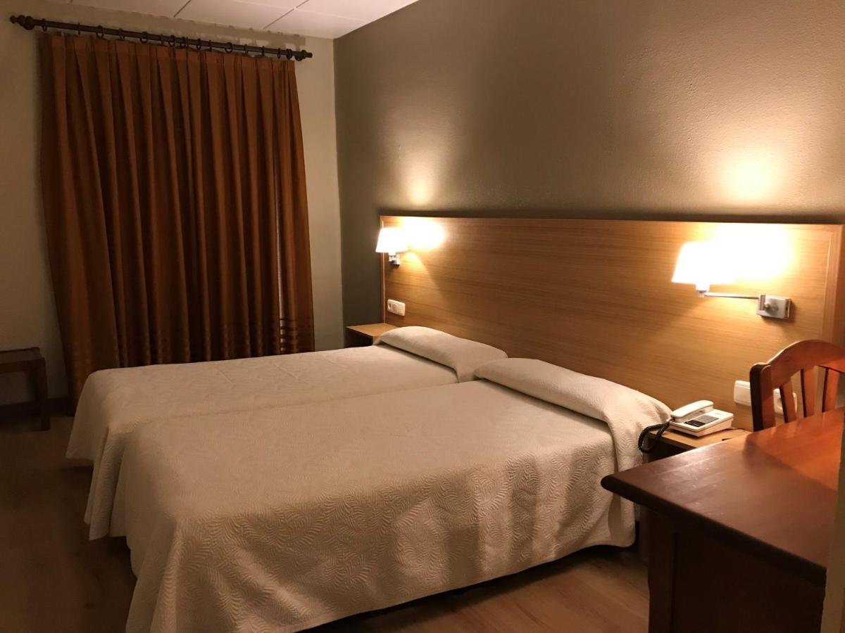 Hotel Bellavista Bellver De Cerdanya Bagian luar foto